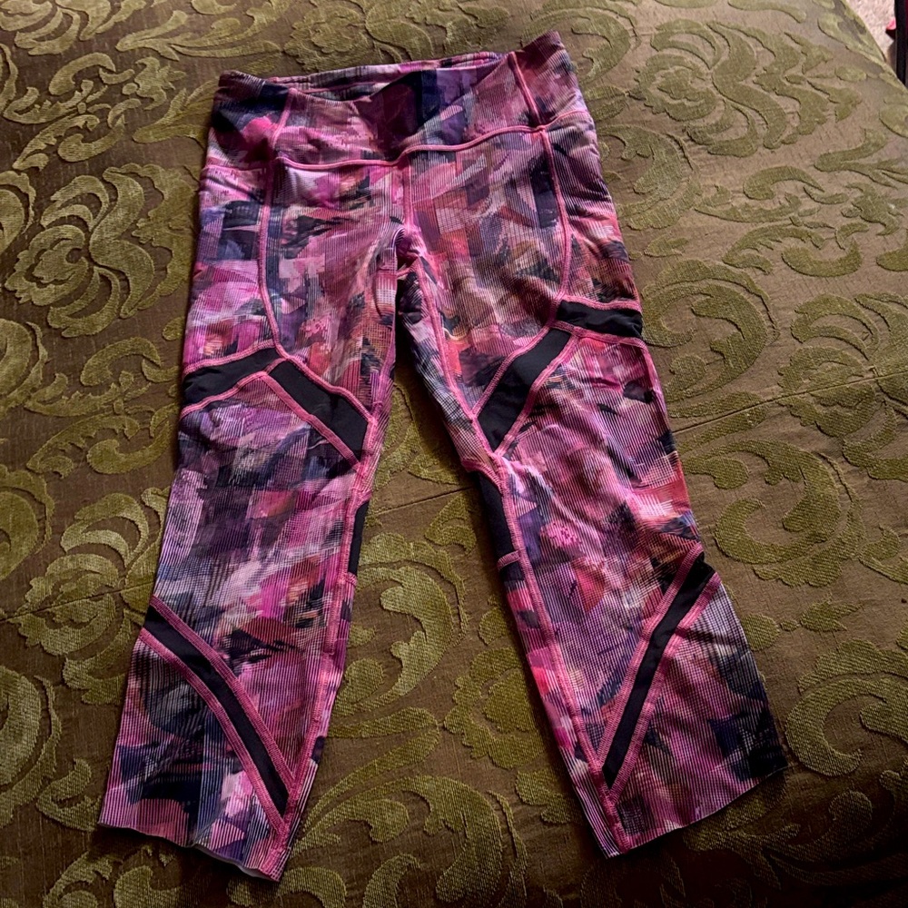 Lululemon Pink and Black Patterned with mesh cropped Leggings size 4